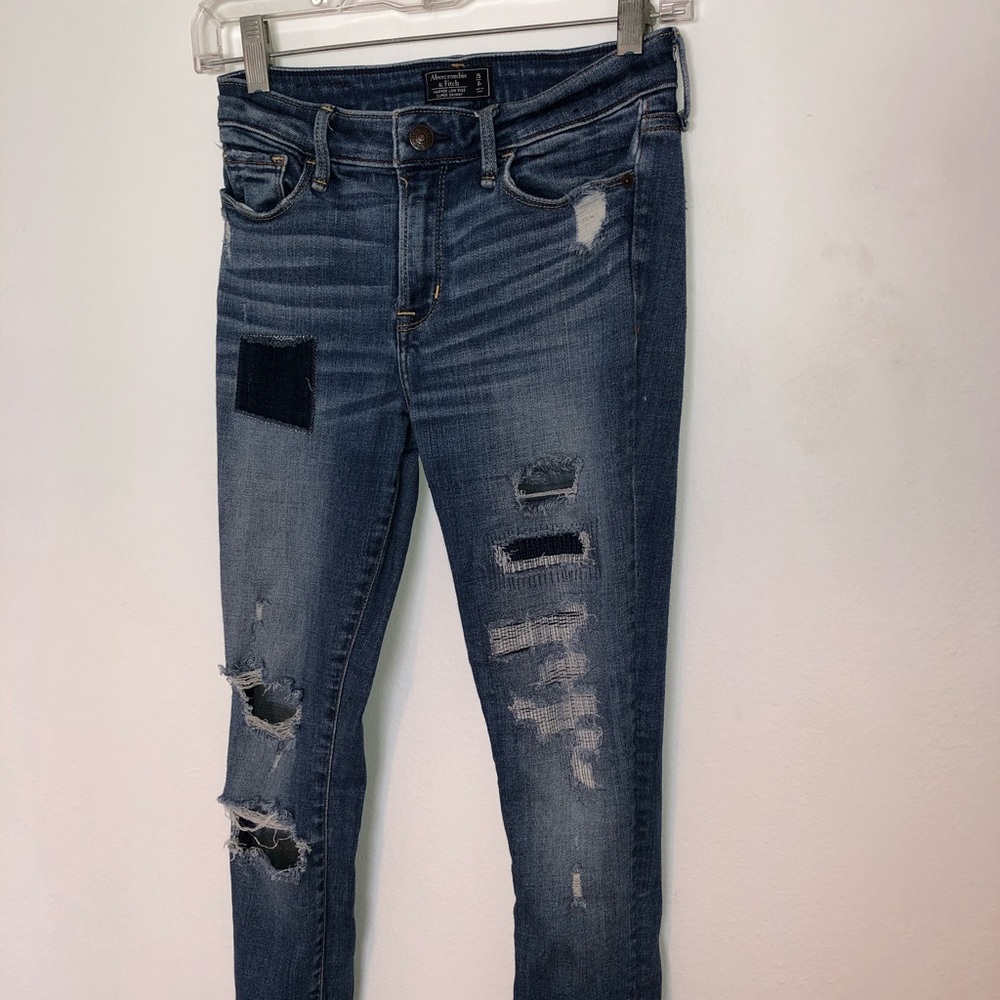 Abercrombie and Fitch trendy low rise skinny jeans